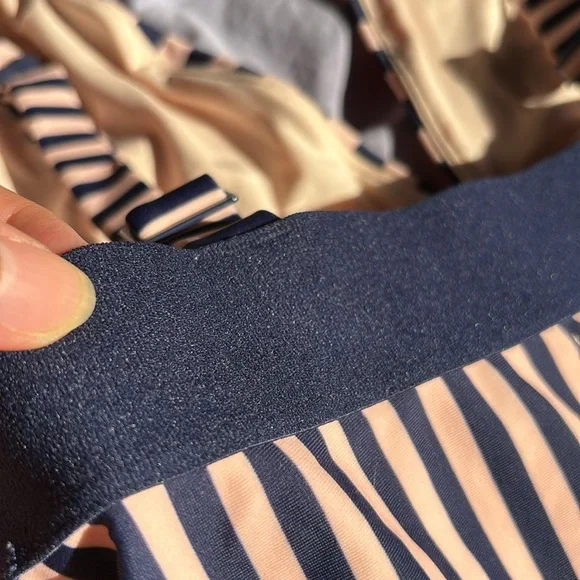 NWT Aerie deep V plunge striped one piece swim suit in navy blue & blush pink - Picture 7 of 11